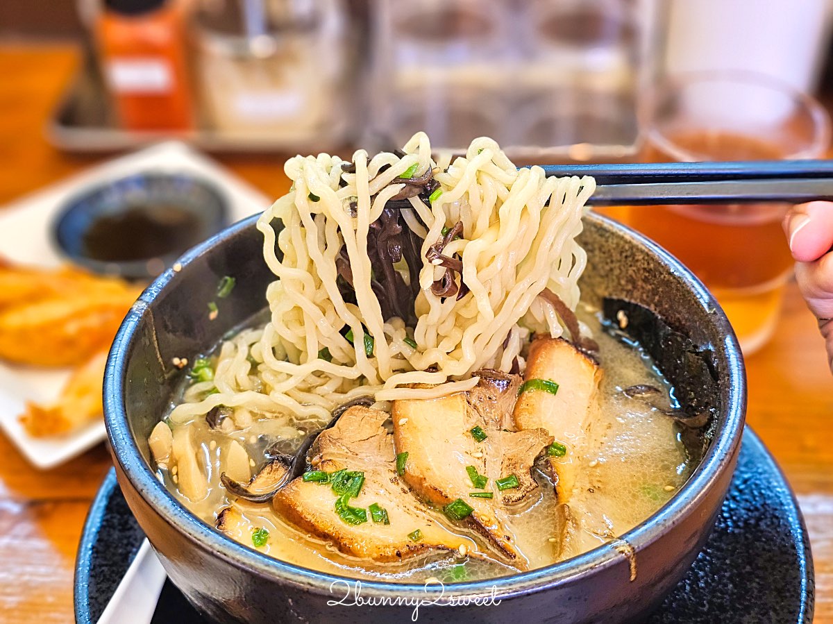 【Niku Gottsuo Ramen】鳥取米子牛骨拉麵名店：必吃濃郁湯頭，肉量爆棚的超滿足系拉麵！ @兔兒毛毛姊妹花