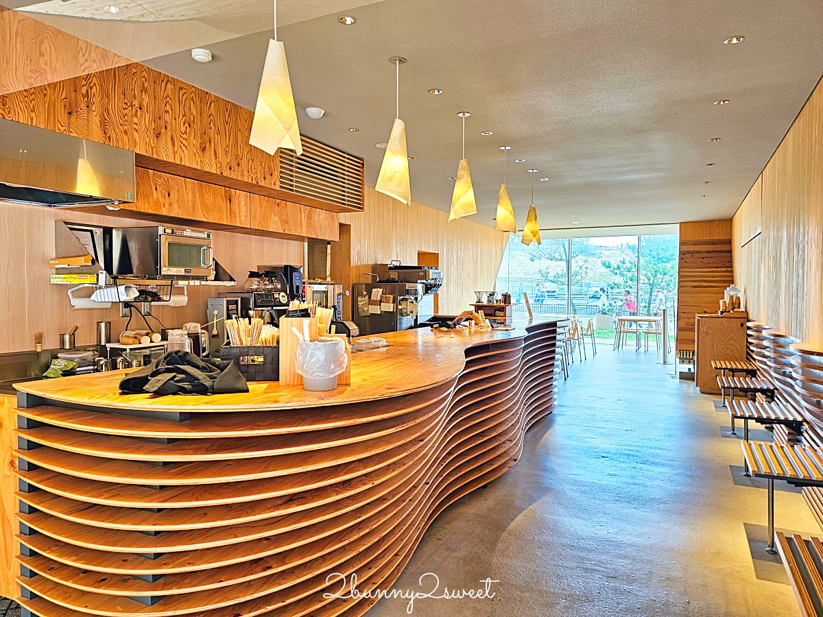 【Takahama Caf&eacute; 高濱咖啡】鳥取砂丘咖啡廳推薦｜隈研吾設計、砂丘景觀露台、菜單美食一次看 @兔兒毛毛姊妹花