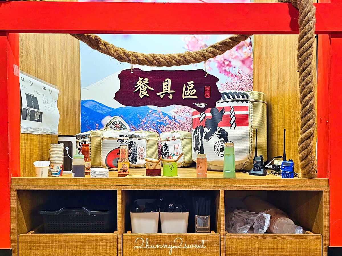 【金山大碗螃蟹】金山老街美食！大碗海鮮粥、萬里蟹澎湃上桌，排隊也要吃 @兔兒毛毛姊妹花