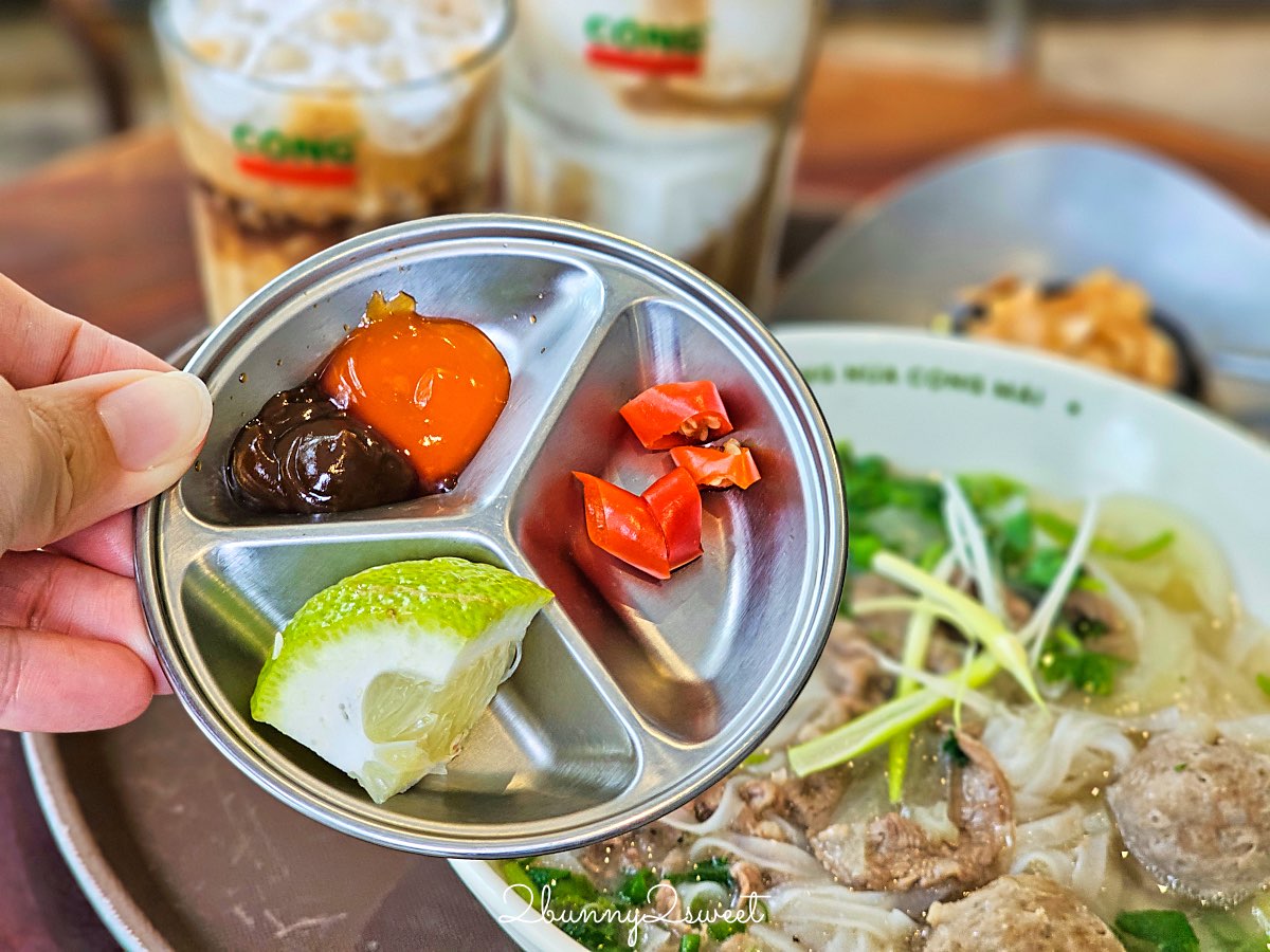 【共咖啡 Cộng C&agrave; Ph&ecirc; 台北光復南店】松山美食越南椰子咖啡推薦，復古軍風咖啡廳評價 @兔兒毛毛姊妹花