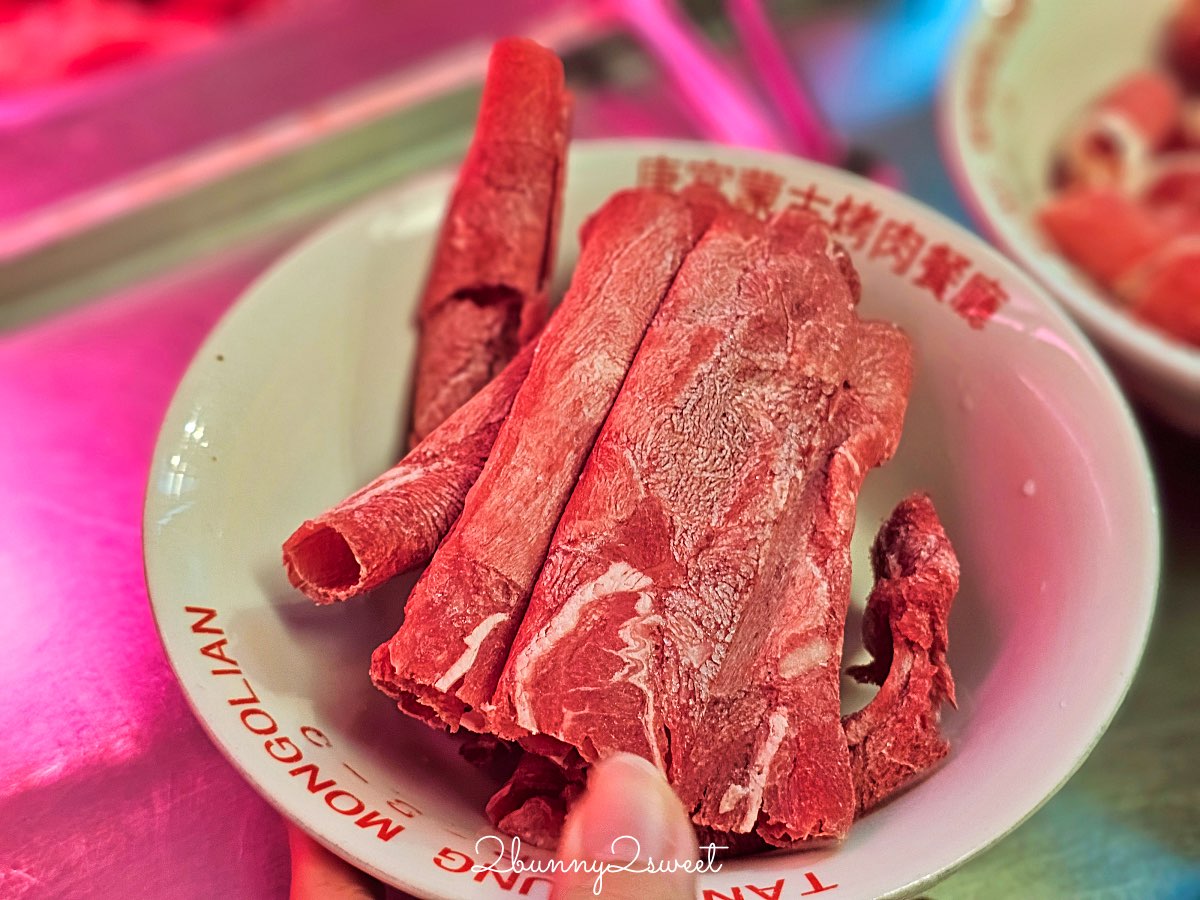 【唐宮蒙古烤肉酸菜白肉餐廳】台北老字號吃到飽，蒙古烤肉＋酸菜白肉鍋一次滿足 @兔兒毛毛姊妹花