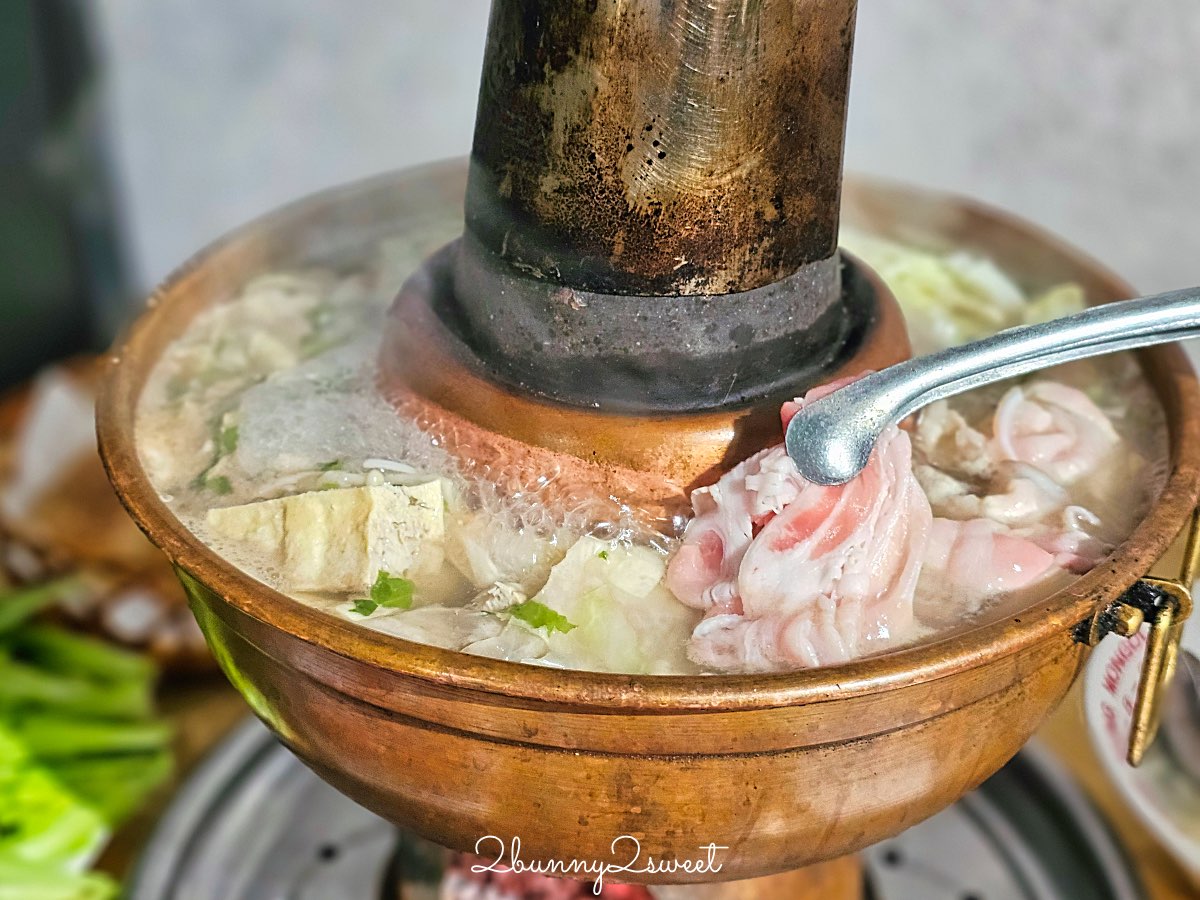 【唐宮蒙古烤肉酸菜白肉餐廳】台北老字號吃到飽，蒙古烤肉＋酸菜白肉鍋一次滿足 @兔兒毛毛姊妹花