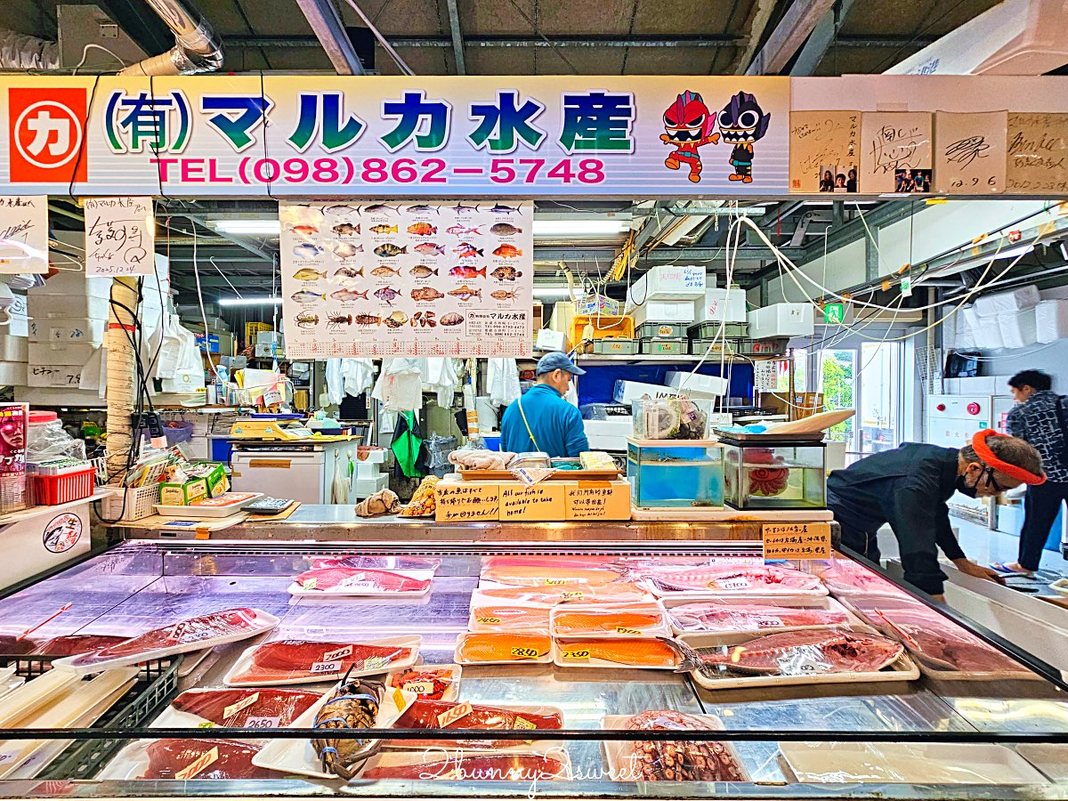 【沖繩泊港漁市場】那霸海鮮必吃攻略｜必吃鮪魚生魚片、夜光貝、炭烤虎蝦，推薦中真水產 @兔兒毛毛姊妹花