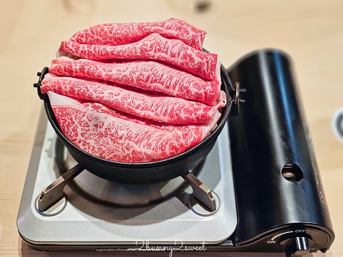 【大阪日本橋鶴屋 TSURUYA】大阪壽喜燒推薦｜1980円國產和牛午餐，一人一鍋，黑門市場美食 @兔兒毛毛姊妹花