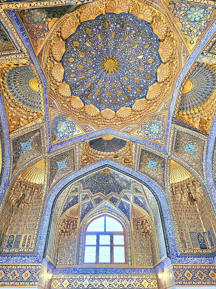 【阿克薩萊陵墓 Aksaray Mausoleum】撒馬爾罕隱藏景點|低調外觀藏著金碧輝煌穹頂 @兔兒毛毛姊妹花 【阿克薩萊陵墓 Aksaray Mausoleum】撒馬爾罕隱藏景點|低調外觀藏著金碧輝煌穹頂 @兔兒毛毛姊妹花