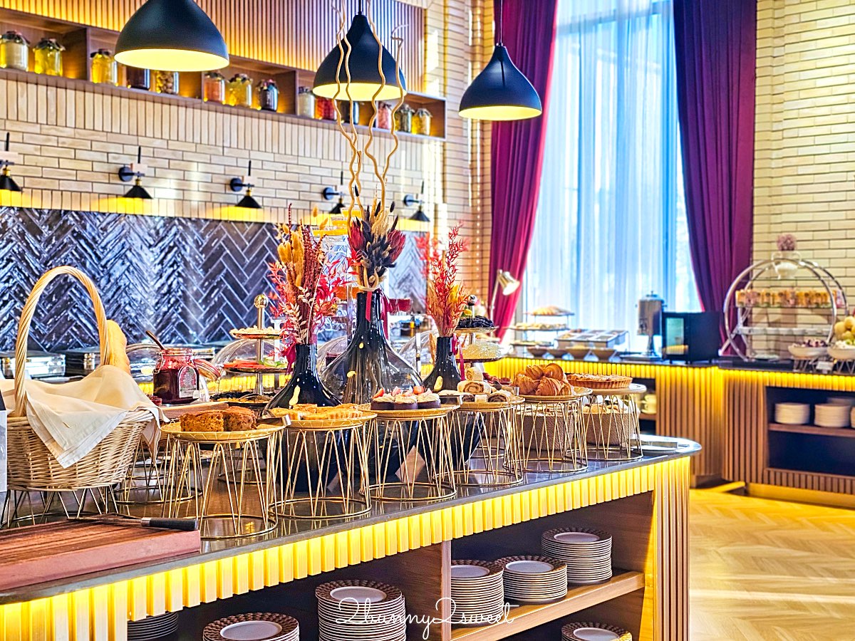 烏茲別克住宿【撒馬爾罕瑞享酒店 M&ouml;venpick Samarkand】交通便利、早餐超豐富的五星首選 @兔兒毛毛姊妹花