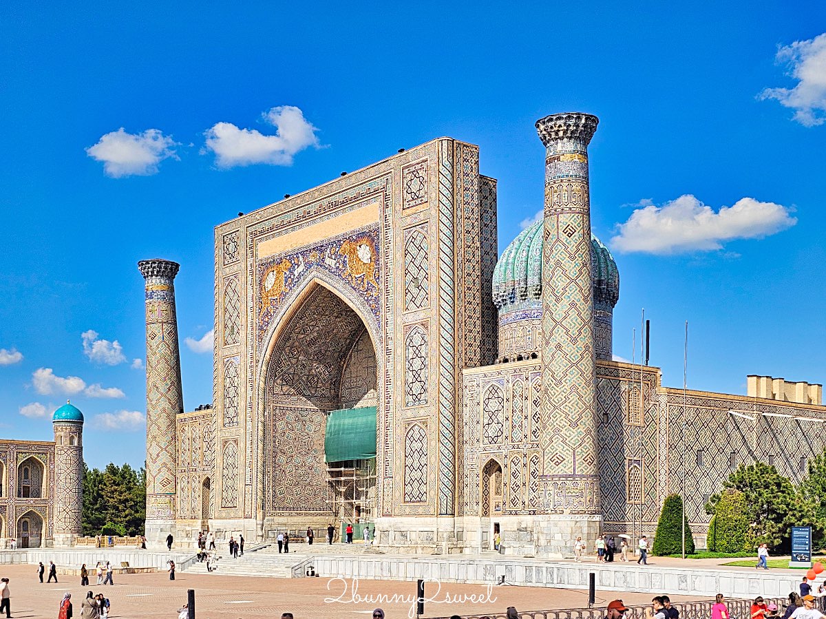 【雷吉斯坦廣場 Registan Square】撒馬爾罕必訪地標,三大學院、門票交通、夜景燈光秀、換裝體驗全攻略 @兔兒毛毛姊妹花 【雷吉斯坦廣場 Registan Square】撒馬爾罕必訪地標,三大學院、門票交通、夜景燈光秀、換裝體驗全攻略 @兔兒毛毛姊妹花