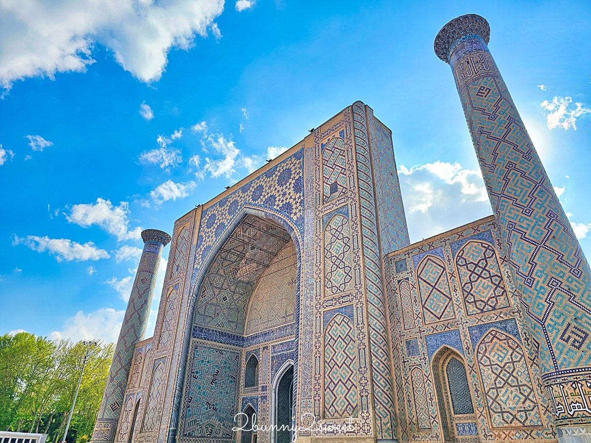 【雷吉斯坦廣場 Registan Square】撒馬爾罕必訪地標,三大學院、門票交通、夜景燈光秀、換裝體驗全攻略 @兔兒毛毛姊妹花 【雷吉斯坦廣場 Registan Square】撒馬爾罕必訪地標,三大學院、門票交通、夜景燈光秀、換裝體驗全攻略 @兔兒毛毛姊妹花