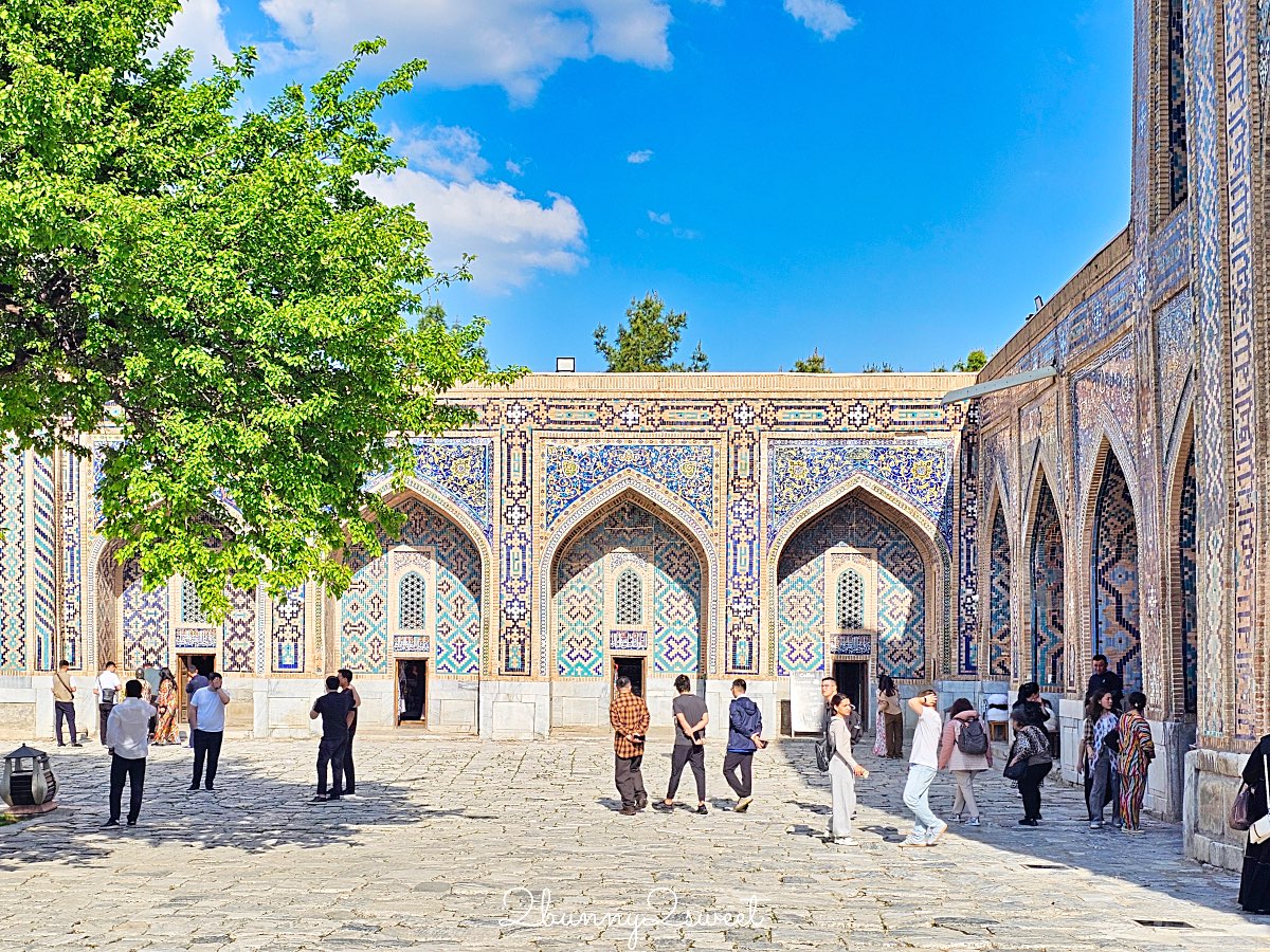 【雷吉斯坦廣場 Registan Square】撒馬爾罕必訪地標,三大學院、門票交通、夜景燈光秀、換裝體驗全攻略 @兔兒毛毛姊妹花 【雷吉斯坦廣場 Registan Square】撒馬爾罕必訪地標,三大學院、門票交通、夜景燈光秀、換裝體驗全攻略 @兔兒毛毛姊妹花