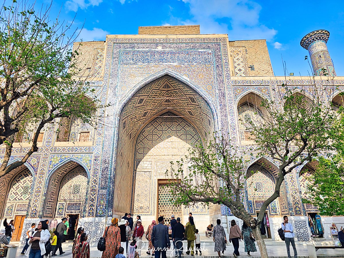 【雷吉斯坦廣場 Registan Square】撒馬爾罕必訪地標,三大學院、門票交通、夜景燈光秀、換裝體驗全攻略 @兔兒毛毛姊妹花 【雷吉斯坦廣場 Registan Square】撒馬爾罕必訪地標,三大學院、門票交通、夜景燈光秀、換裝體驗全攻略 @兔兒毛毛姊妹花
