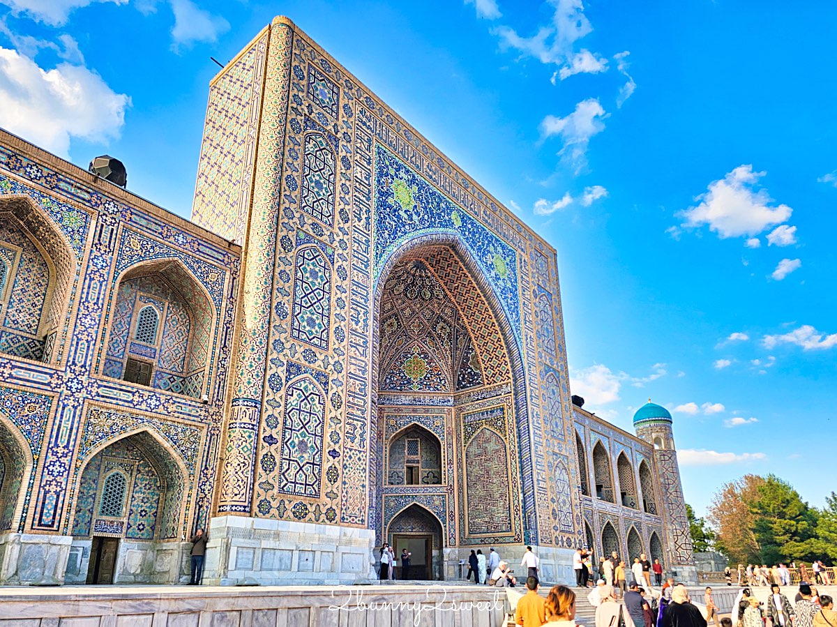 【雷吉斯坦廣場 Registan Square】撒馬爾罕必訪地標,三大學院、門票交通、夜景燈光秀、換裝體驗全攻略 @兔兒毛毛姊妹花 【雷吉斯坦廣場 Registan Square】撒馬爾罕必訪地標,三大學院、門票交通、夜景燈光秀、換裝體驗全攻略 @兔兒毛毛姊妹花