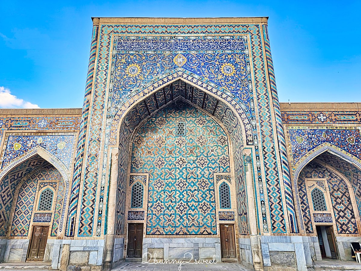 【雷吉斯坦廣場 Registan Square】撒馬爾罕必訪地標,三大學院、門票交通、夜景燈光秀、換裝體驗全攻略 @兔兒毛毛姊妹花 【雷吉斯坦廣場 Registan Square】撒馬爾罕必訪地標,三大學院、門票交通、夜景燈光秀、換裝體驗全攻略 @兔兒毛毛姊妹花