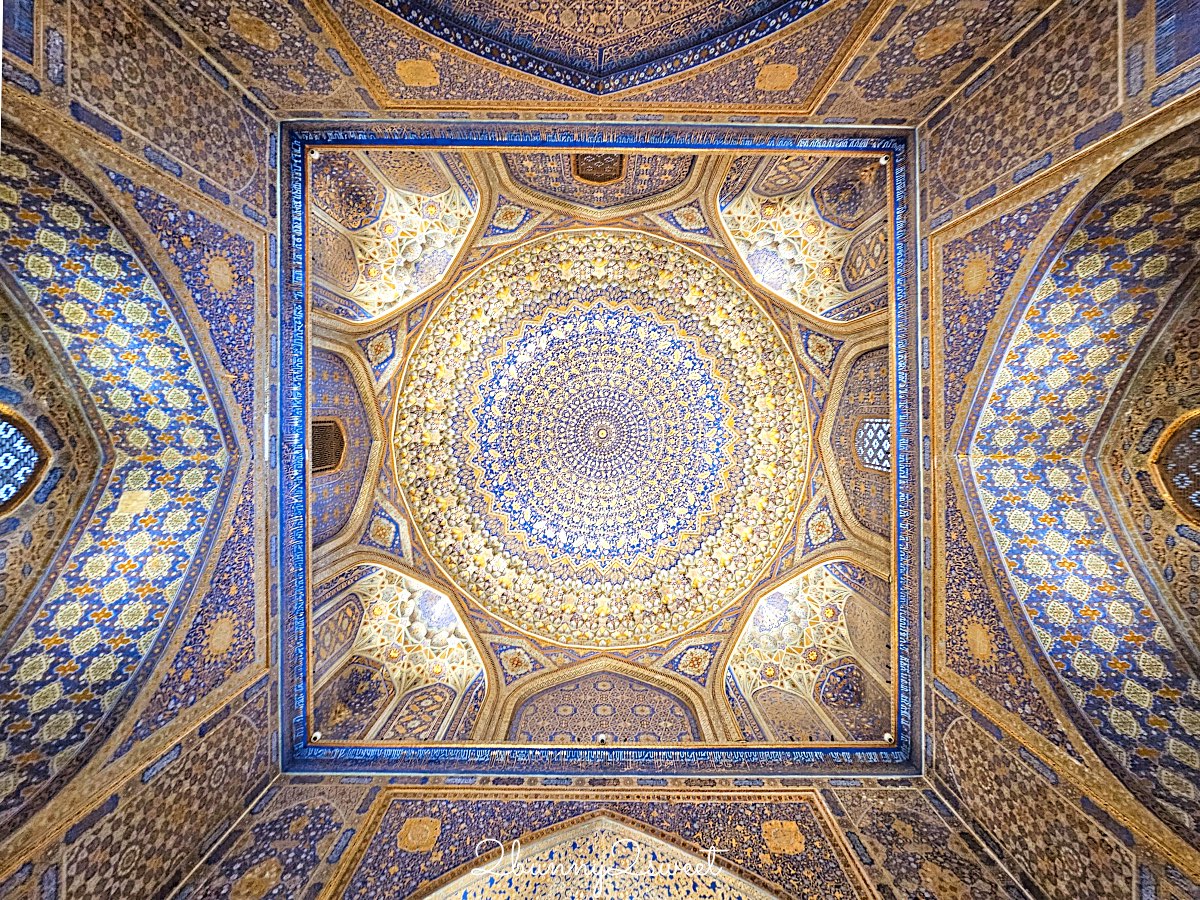 【雷吉斯坦廣場 Registan Square】撒馬爾罕必訪地標,三大學院、門票交通、夜景燈光秀、換裝體驗全攻略 @兔兒毛毛姊妹花 【雷吉斯坦廣場 Registan Square】撒馬爾罕必訪地標,三大學院、門票交通、夜景燈光秀、換裝體驗全攻略 @兔兒毛毛姊妹花