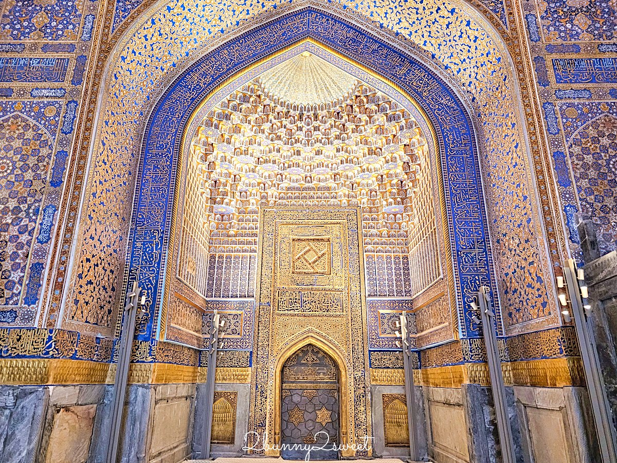 【雷吉斯坦廣場 Registan Square】撒馬爾罕必訪地標,三大學院、門票交通、夜景燈光秀、換裝體驗全攻略 @兔兒毛毛姊妹花 【雷吉斯坦廣場 Registan Square】撒馬爾罕必訪地標,三大學院、門票交通、夜景燈光秀、換裝體驗全攻略 @兔兒毛毛姊妹花