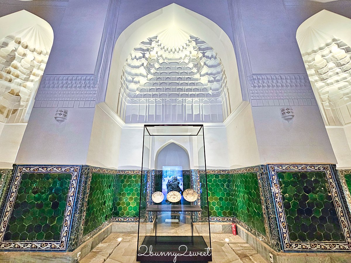 【雷吉斯坦廣場 Registan Square】撒馬爾罕必訪地標,三大學院、門票交通、夜景燈光秀、換裝體驗全攻略 @兔兒毛毛姊妹花 【雷吉斯坦廣場 Registan Square】撒馬爾罕必訪地標,三大學院、門票交通、夜景燈光秀、換裝體驗全攻略 @兔兒毛毛姊妹花