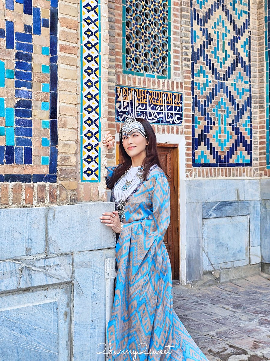 【雷吉斯坦廣場 Registan Square】撒馬爾罕必訪地標,三大學院、門票交通、夜景燈光秀、換裝體驗全攻略 @兔兒毛毛姊妹花 【雷吉斯坦廣場 Registan Square】撒馬爾罕必訪地標,三大學院、門票交通、夜景燈光秀、換裝體驗全攻略 @兔兒毛毛姊妹花
