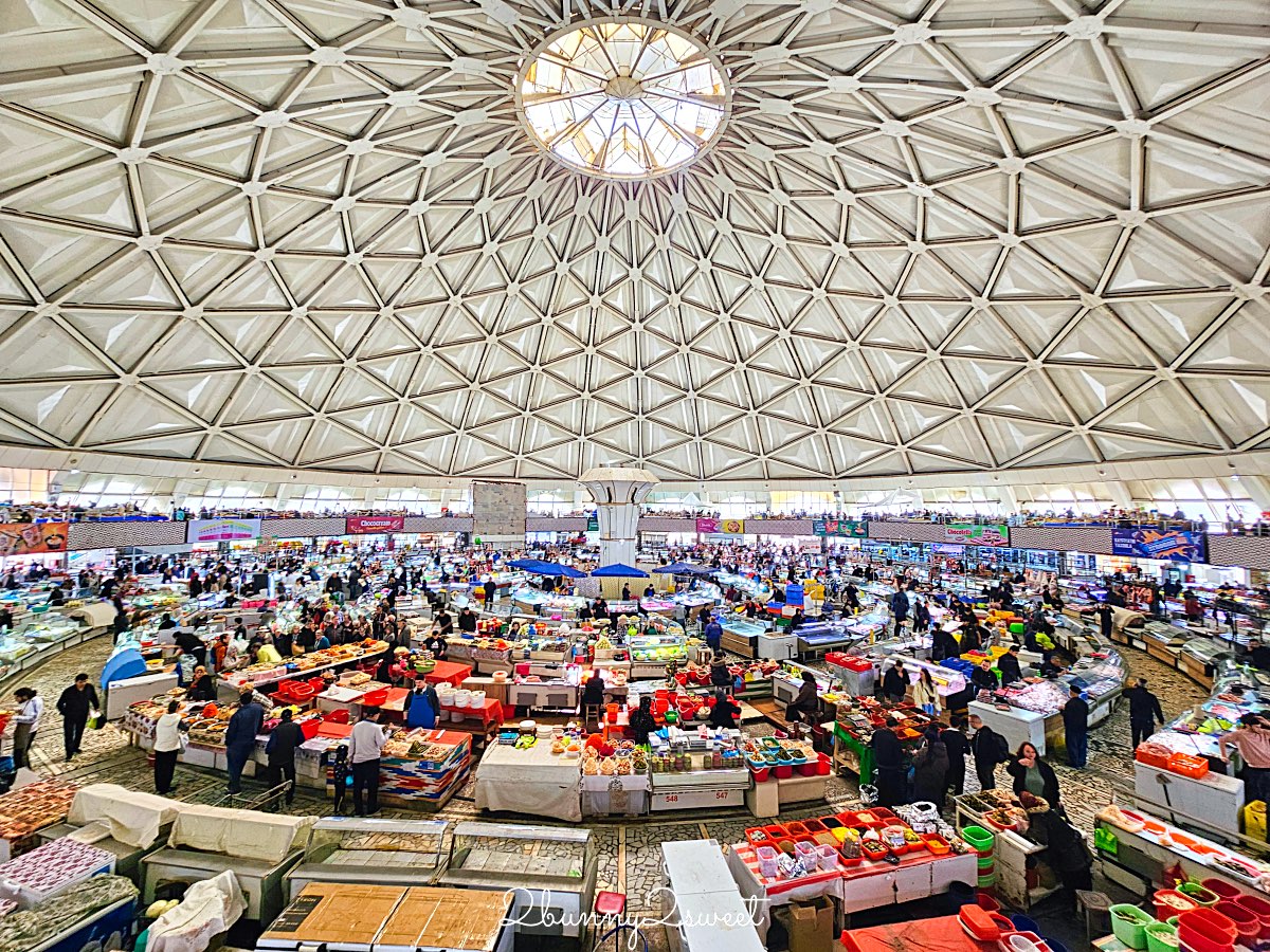 【Chorsu Bazaar 楚蘇市場】塔什干景點推薦｜藍色穹頂傳統市場、果乾堅果、窯烤麵包必買 @兔兒毛毛姊妹花