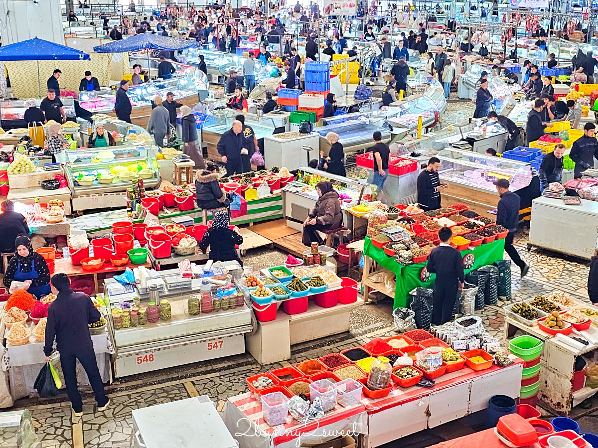 【Chorsu Bazaar 楚蘇市場】塔什干景點推薦｜藍色穹頂傳統市場、果乾堅果、窯烤麵包必買 @兔兒毛毛姊妹花