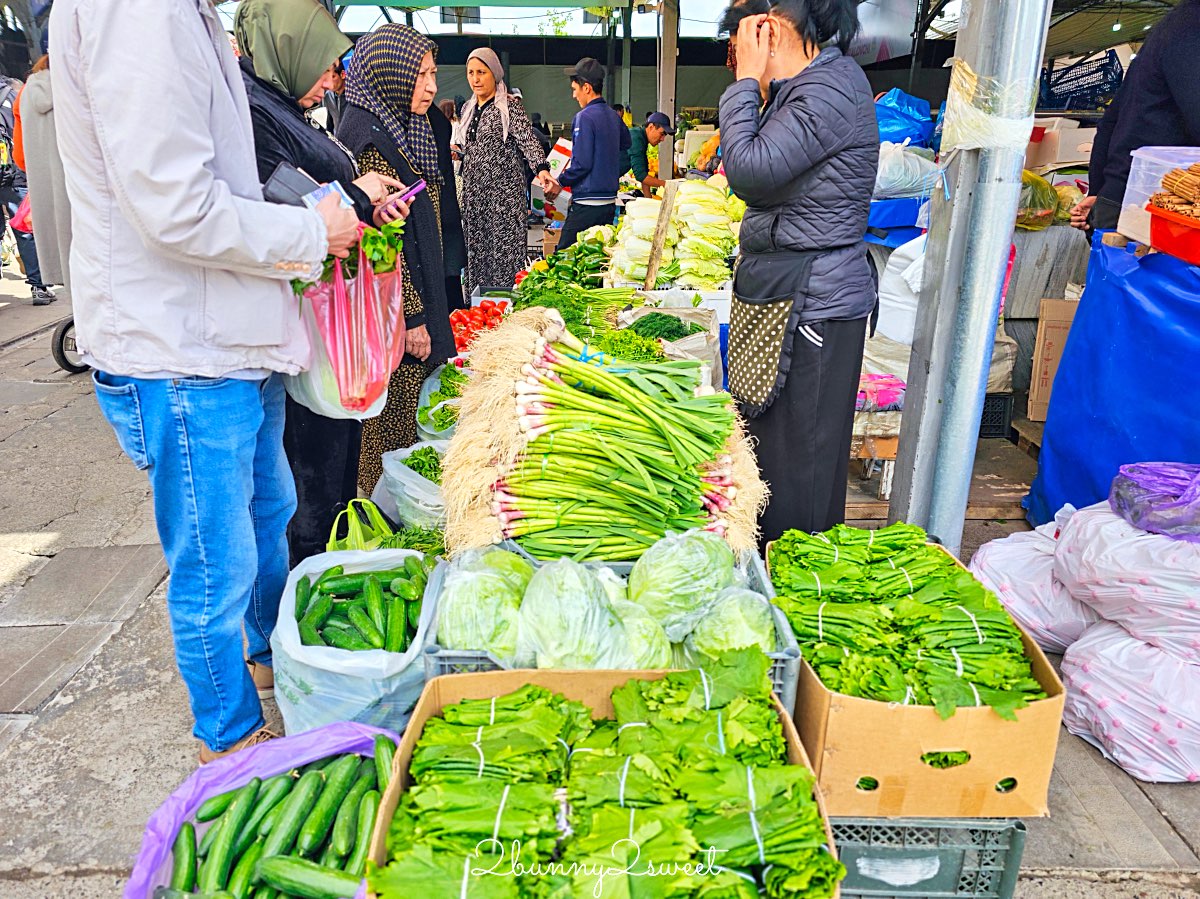 【Chorsu Bazaar 楚蘇市場】塔什干景點推薦｜藍色穹頂傳統市場、果乾堅果、窯烤麵包必買 @兔兒毛毛姊妹花