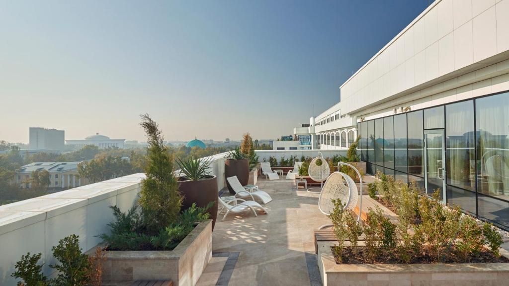 【Hyatt Regency Tashkent 塔什干凱悅酒店】塔什干市中心五星飯店推薦：泳池Spa＋完整設施住宿開箱 @兔兒毛毛姊妹花