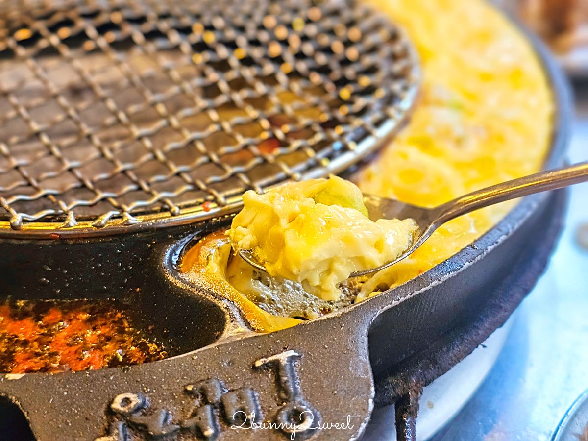 釜山海雲台美食》伍班長烤肉｜50年老字號炭火五花肉名店，附中文菜單與爐邊烤蒸蛋 @兔兒毛毛姊妹花