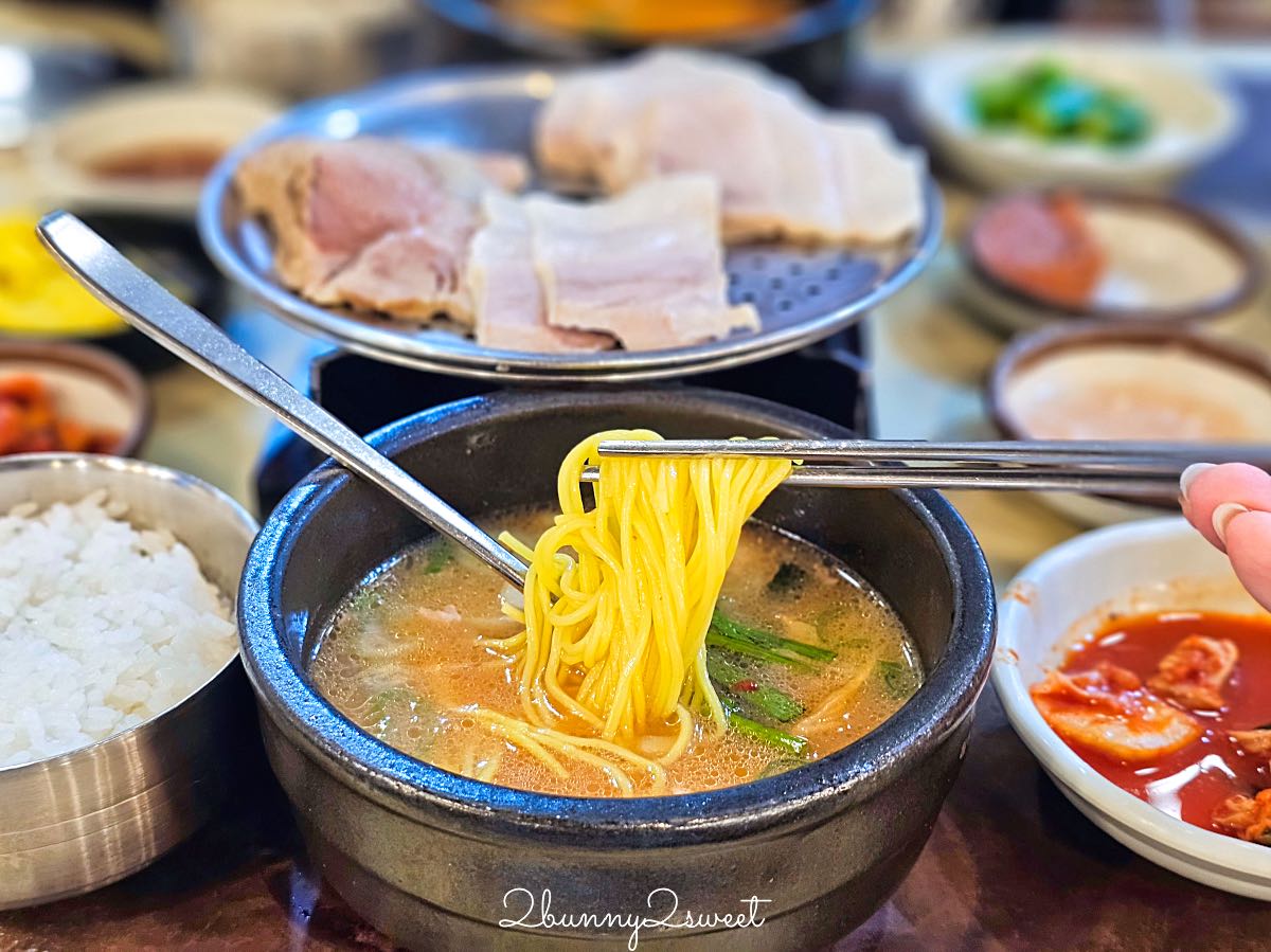 釜山西面美食》松亭三代豬肉湯飯｜西面豬肉湯飯一條街必吃70年老店，24小時營業 @兔兒毛毛姊妹花