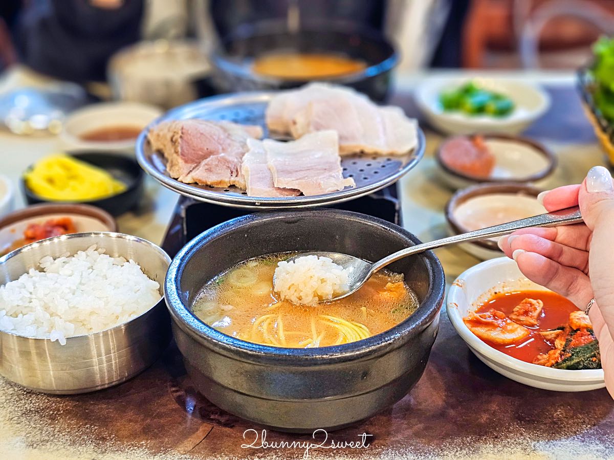釜山西面美食》松亭三代豬肉湯飯｜西面豬肉湯飯一條街必吃70年老店，24小時營業 @兔兒毛毛姊妹花