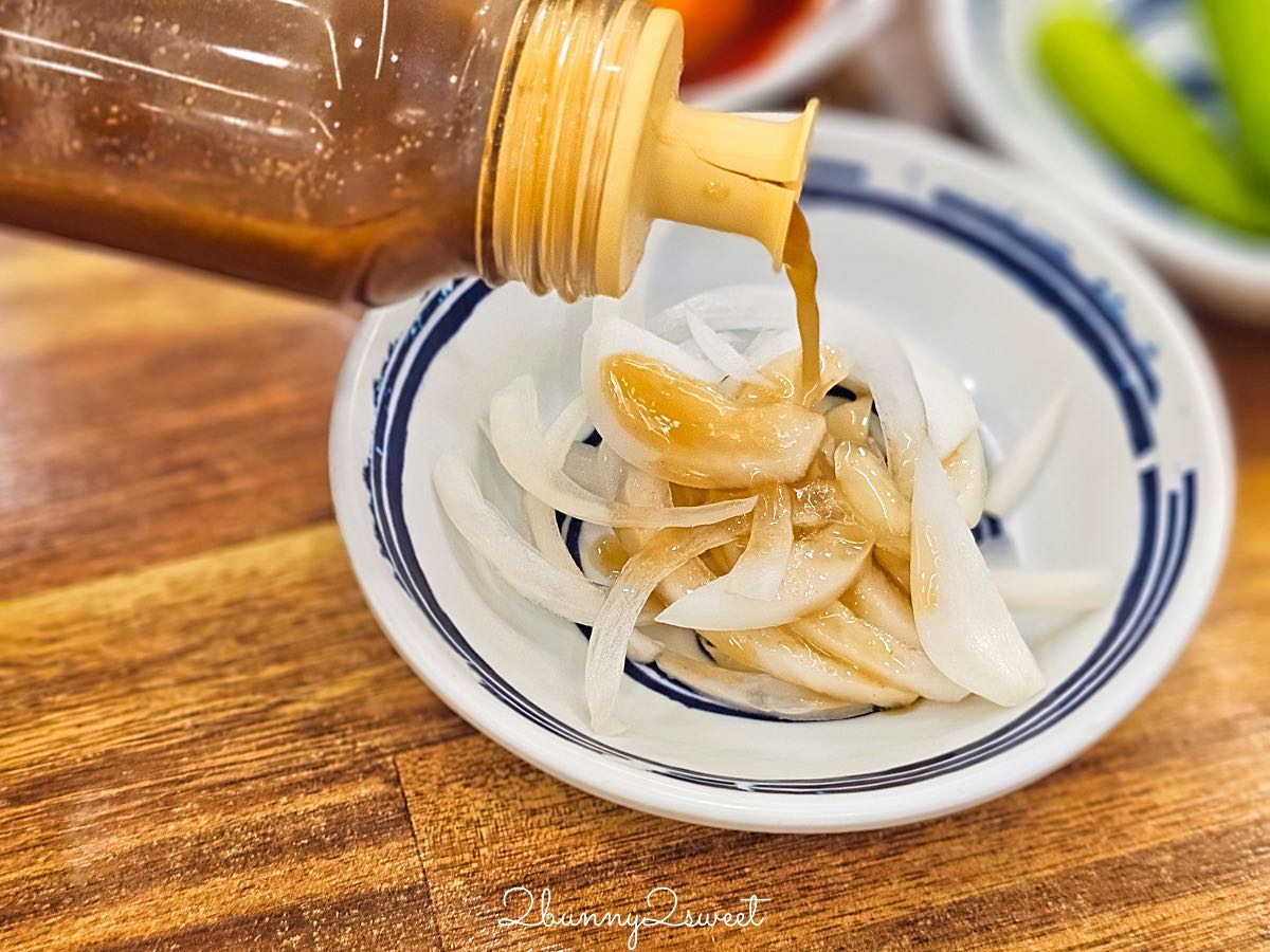釜山南浦美食》南浦雪濃湯｜24小時營業、地鐵站步行2分鐘，有中文菜單的暖胃牛骨湯飯老店 @兔兒毛毛姊妹花