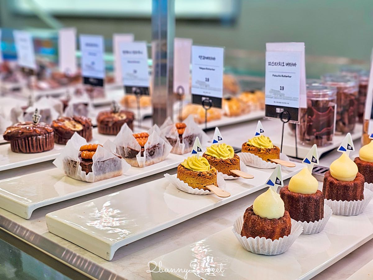 釜山影島 P.ARK Cafe & Bakery｜釜山最大海景咖啡廳，階梯劇場座位＋港灣第一排景觀，Arte Museum旁必訪打卡景點 @兔兒毛毛姊妹花