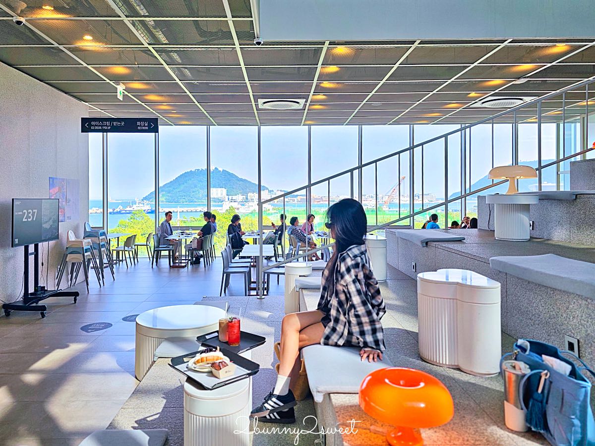 釜山影島 P.ARK Cafe & Bakery｜釜山最大海景咖啡廳，階梯劇場座位＋港灣第一排景觀，Arte Museum旁必訪打卡景點 @兔兒毛毛姊妹花