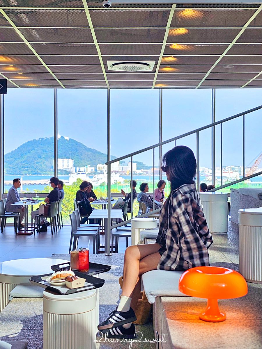 釜山影島 P.ARK Cafe & Bakery｜釜山最大海景咖啡廳，階梯劇場座位＋港灣第一排景觀，Arte Museum旁必訪打卡景點 @兔兒毛毛姊妹花