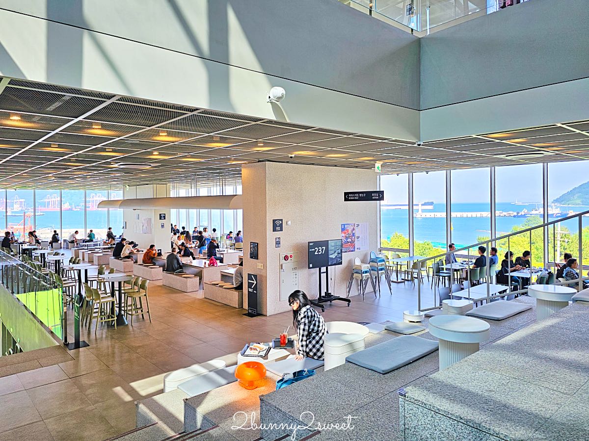 釜山影島 P.ARK Cafe & Bakery｜釜山最大海景咖啡廳，階梯劇場座位＋港灣第一排景觀，Arte Museum旁必訪打卡景點 @兔兒毛毛姊妹花