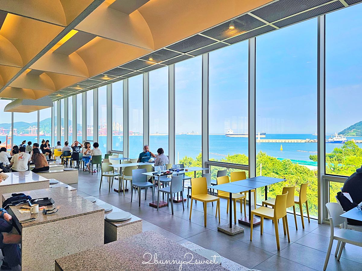 釜山影島 P.ARK Cafe & Bakery｜釜山最大海景咖啡廳，階梯劇場座位＋港灣第一排景觀，Arte Museum旁必訪打卡景點 @兔兒毛毛姊妹花