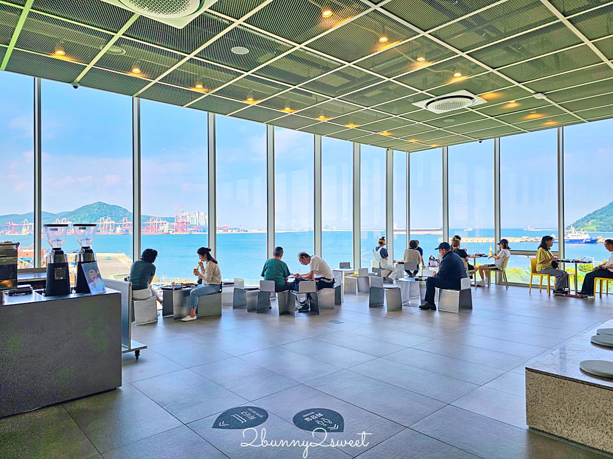 釜山影島 P.ARK Cafe & Bakery｜釜山最大海景咖啡廳，階梯劇場座位＋港灣第一排景觀，Arte Museum旁必訪打卡景點 @兔兒毛毛姊妹花