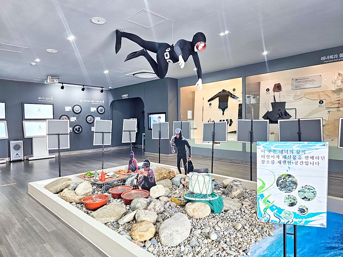 釜山影島海女文化展館｜在影島海女村海景第一排大啖現撈海膽飯捲、鮮味海鮮拉麵 @兔兒毛毛姊妹花
