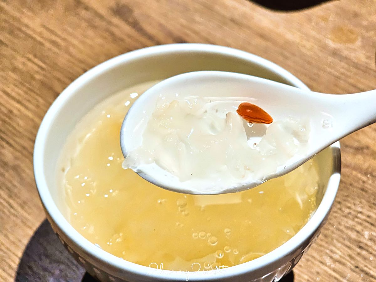 【星曜雞湯】中山站美食推薦！台北雞湯火鍋必吃鮑魚金湯，父親節活動、龍蝦買一送一優惠 @兔兒毛毛姊妹花