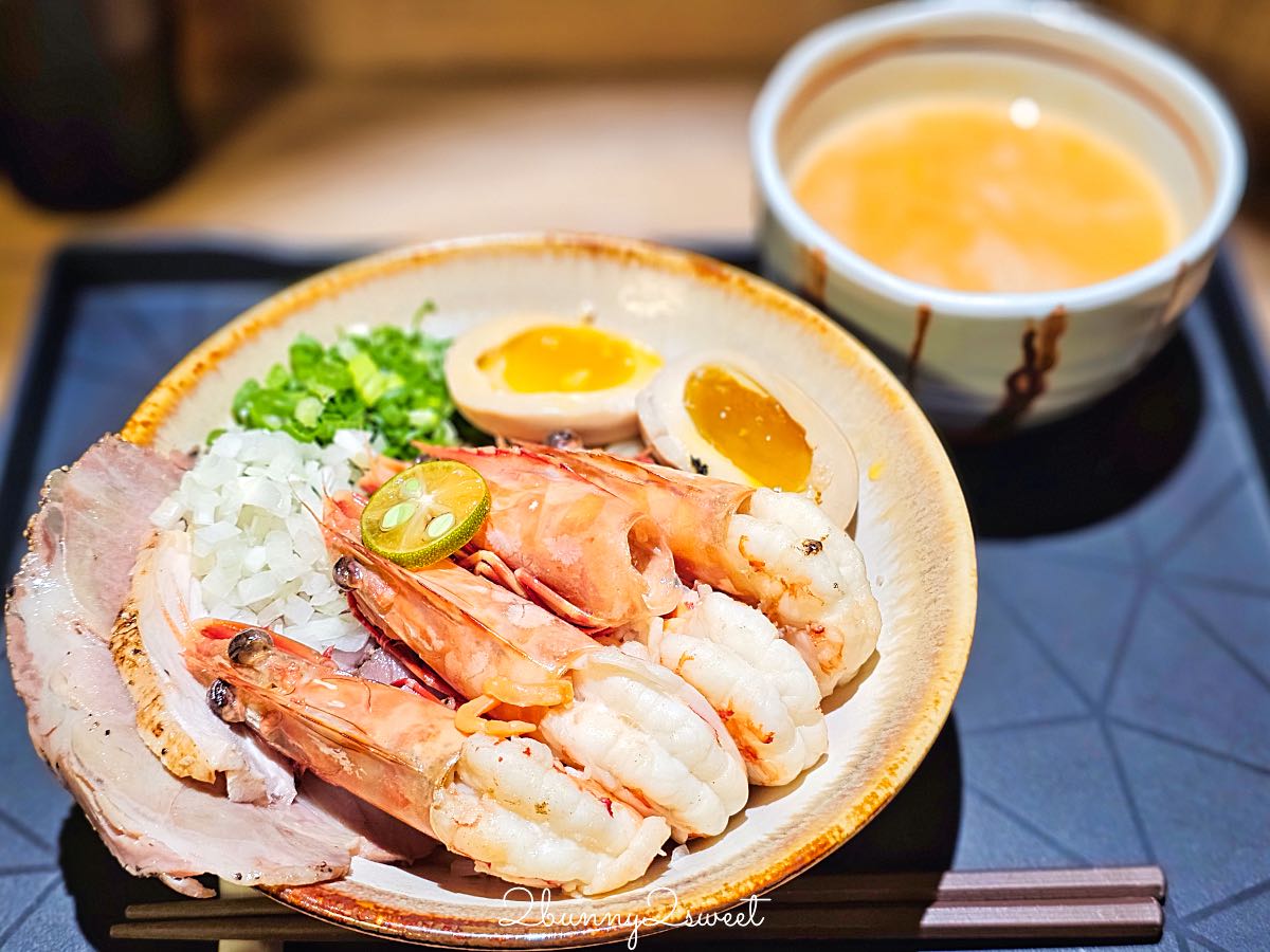 【龍鱗拉麵】台北中山站美食｜豪華蝦肉拉麵超吸睛！免費加麵加湯，中山站拉麵推薦 @兔兒毛毛姊妹花