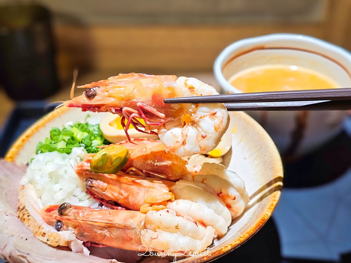 【龍鱗拉麵】台北中山站美食｜豪華蝦肉拉麵超吸睛！免費加麵加湯，中山站拉麵推薦 @兔兒毛毛姊妹花