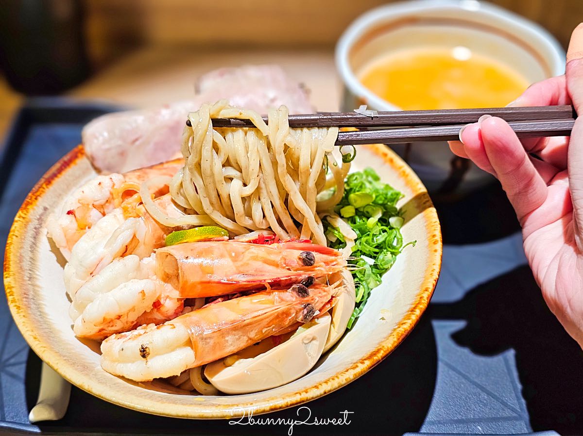 【龍鱗拉麵】台北中山站美食｜豪華蝦肉拉麵超吸睛！免費加麵加湯，中山站拉麵推薦 @兔兒毛毛姊妹花