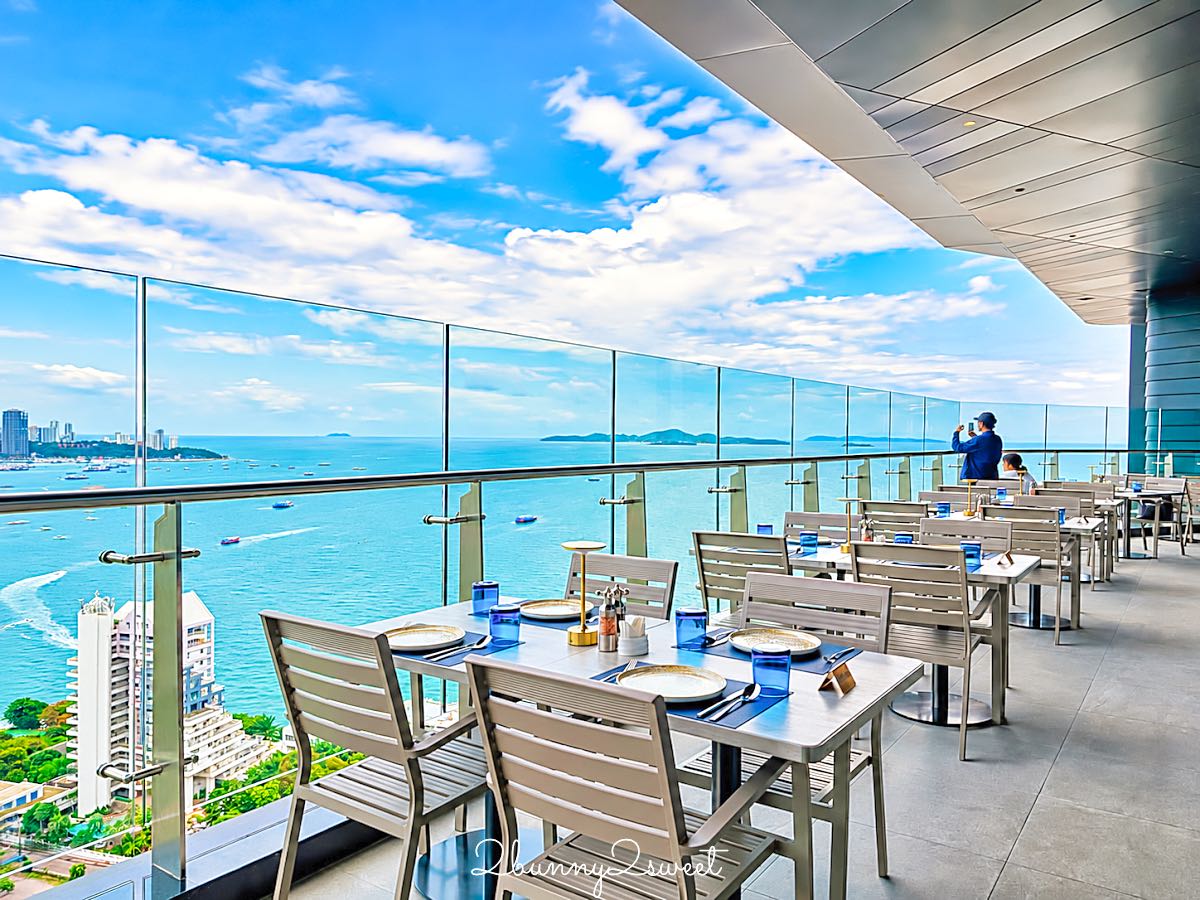【Blue Atlantis Rooftop Restaurant】Grande Centre Point Voyage Pattaya 33 樓高空海景餐廳，芭達雅夕陽晚餐推薦 @兔兒毛毛姊妹花
