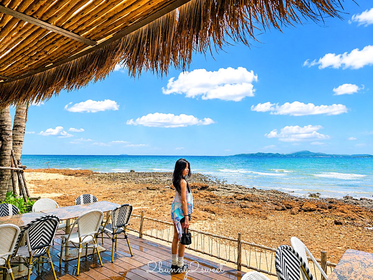 【The Oxygen Beachfront Oasis】芭達雅海景餐廳推薦！坐第一排看海吃泰國料理，超美竹編南洋風餐廳 @兔兒毛毛姊妹花