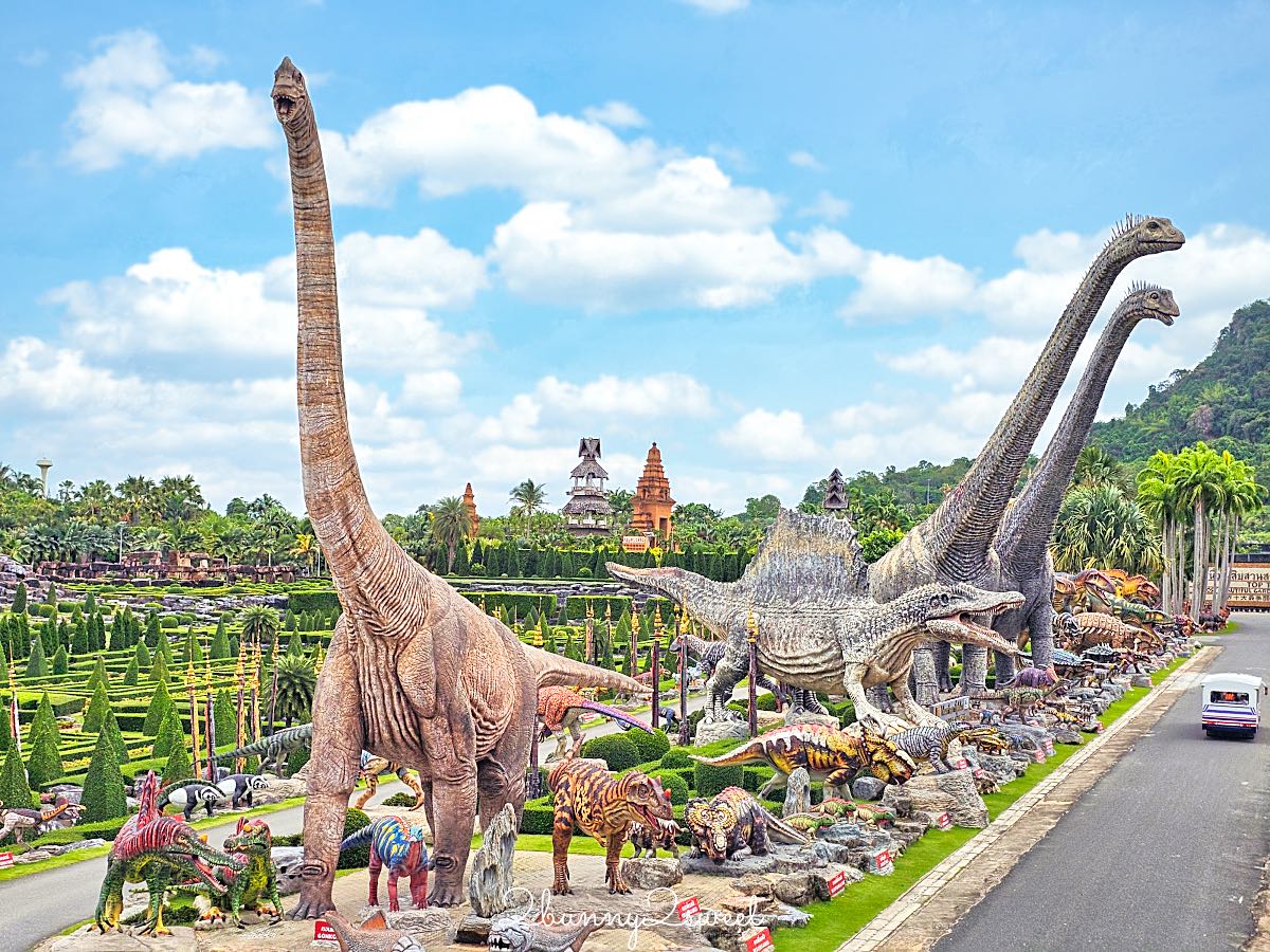 【東芭樂園】芭達雅親子景點推薦,恐龍谷超震撼!門票、交通、遊園車完整攻略 @兔兒毛毛姊妹花 【東芭樂園】芭達雅親子景點推薦,恐龍谷超震撼!門票、交通、遊園車完整攻略 @兔兒毛毛姊妹花