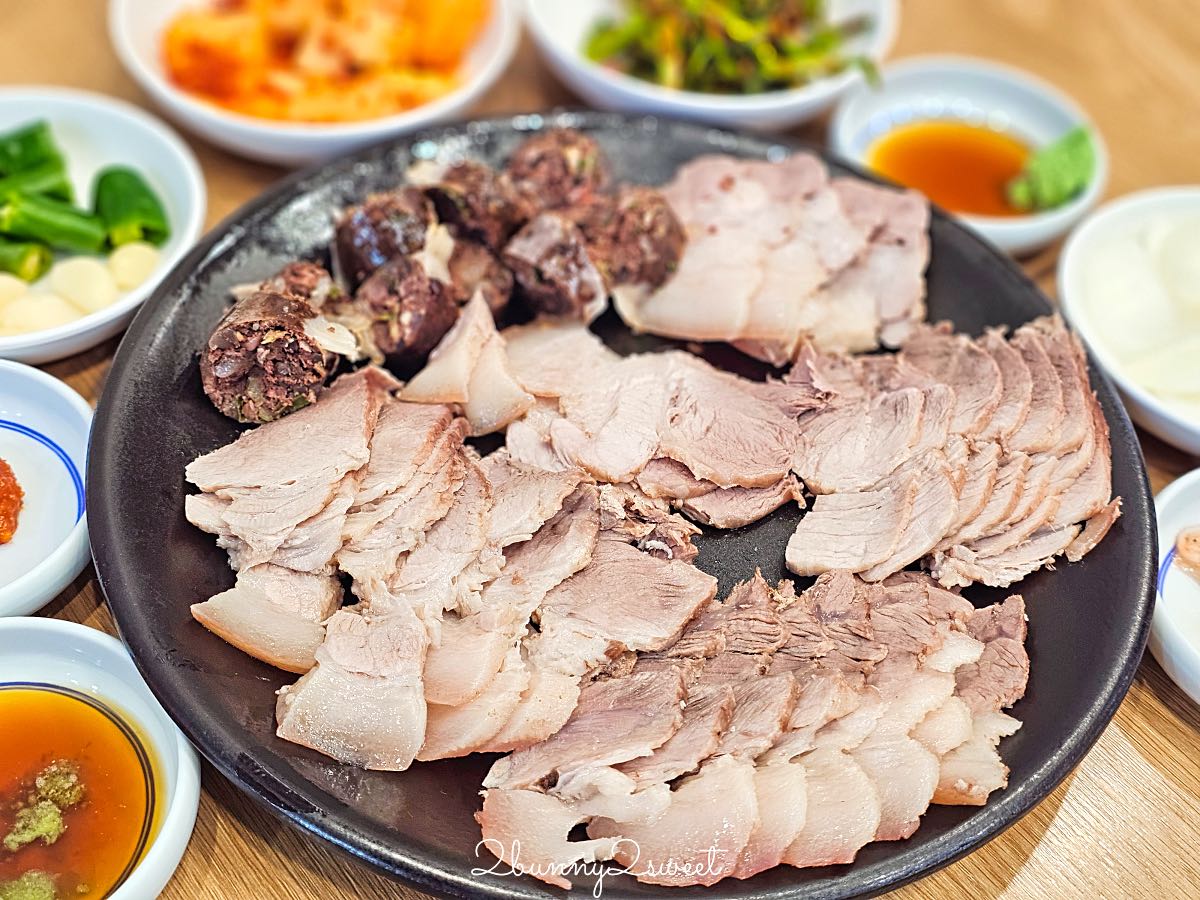 【兄弟傳統豬肉湯飯】釜山海雲台50年老字號美食！海雲台市場傳統豬肉湯飯不用排隊 @兔兒毛毛姊妹花