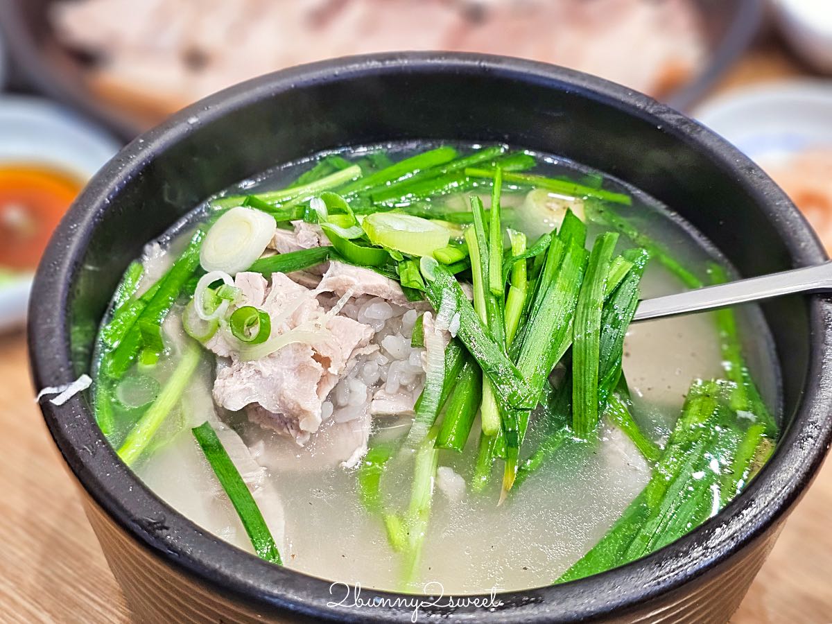 【兄弟傳統豬肉湯飯】釜山海雲台50年老字號美食！海雲台市場傳統豬肉湯飯不用排隊 @兔兒毛毛姊妹花