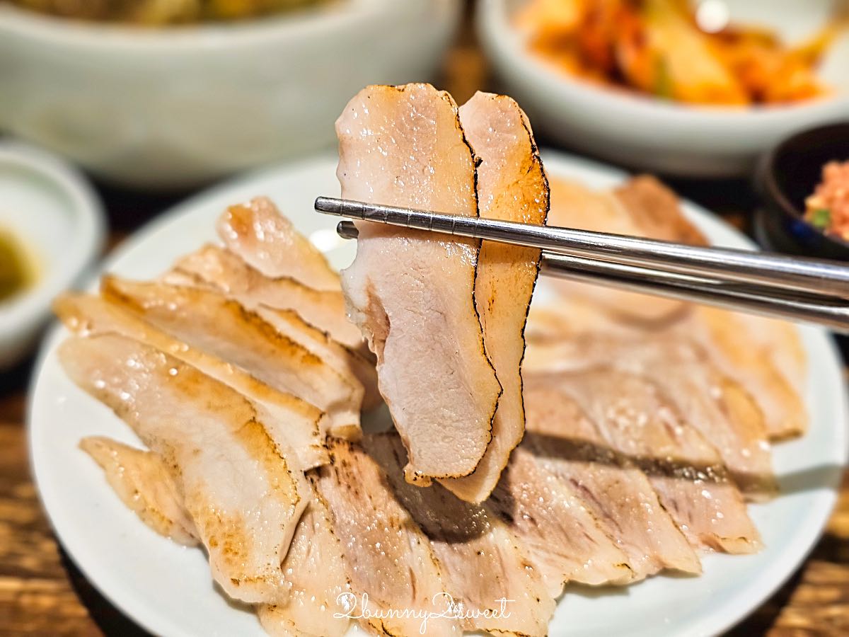 【嚴湧帛豬肉湯飯海雲台店】釜山必吃豬肉湯飯!海雲台早餐推薦,釜山式、密陽式雙湯頭 @兔兒毛毛姊妹花 【嚴湧帛豬肉湯飯海雲台店】釜山必吃豬肉湯飯!海雲台早餐推薦,釜山式、密陽式雙湯頭 @兔兒毛毛姊妹花