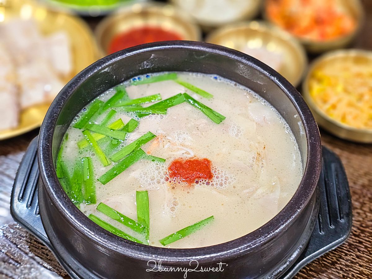 【釜山湯飯 부산국밥】南京三民美食推薦,韓國人開的道地豬肉湯飯,濃郁豬骨湯配蝦醬超對味 @兔兒毛毛姊妹花 【釜山湯飯 부산국밥】南京三民美食推薦,韓國人開的道地豬肉湯飯,濃郁豬骨湯配蝦醬超對味 @兔兒毛毛姊妹花