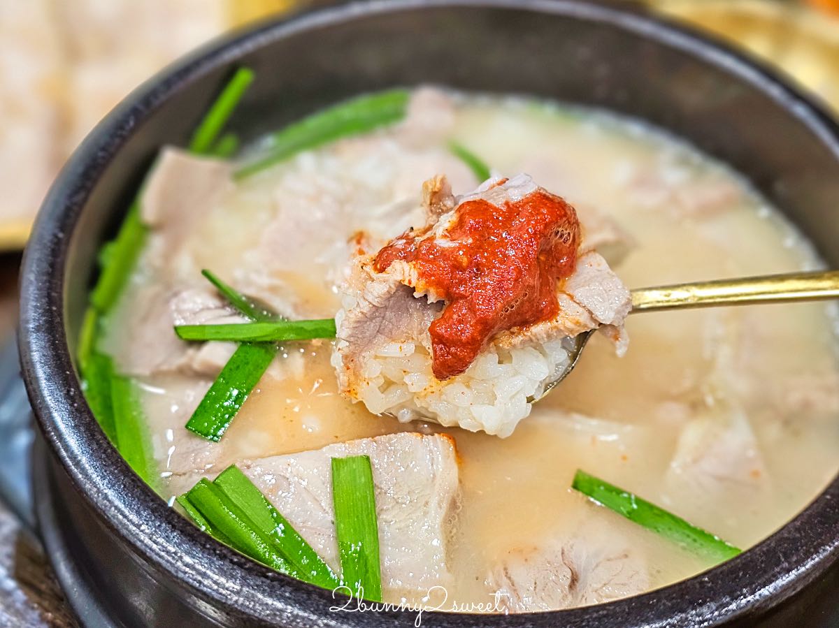 【釜山湯飯 부산국밥】南京三民美食推薦,韓國人開的道地豬肉湯飯,濃郁豬骨湯配蝦醬超對味 @兔兒毛毛姊妹花 【釜山湯飯 부산국밥】南京三民美食推薦,韓國人開的道地豬肉湯飯,濃郁豬骨湯配蝦醬超對味 @兔兒毛毛姊妹花