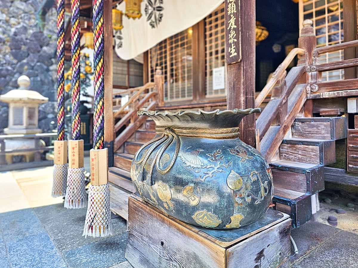 【寶山寺】奈良生駒山必訪古寺！搭生駒纜車拜生駒聖天，般若窟、參道景點攻略 @兔兒毛毛姊妹花