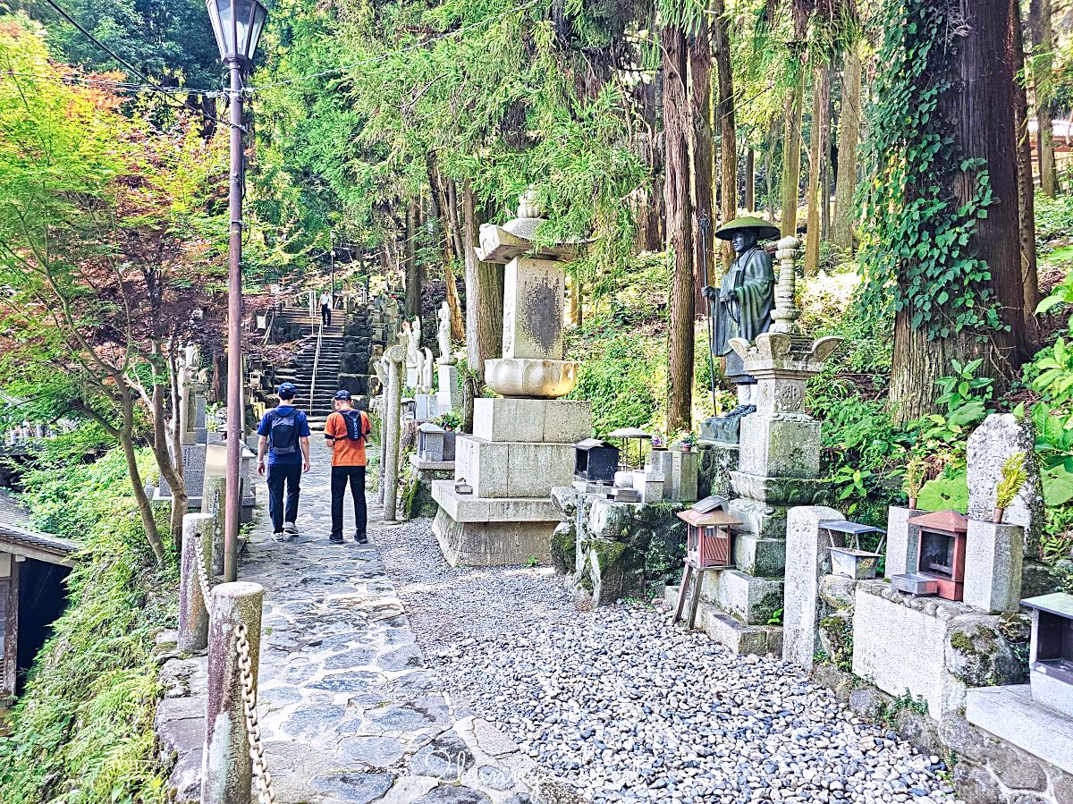 【寶山寺】奈良生駒山必訪古寺！搭生駒纜車拜生駒聖天，般若窟、參道景點攻略 @兔兒毛毛姊妹花