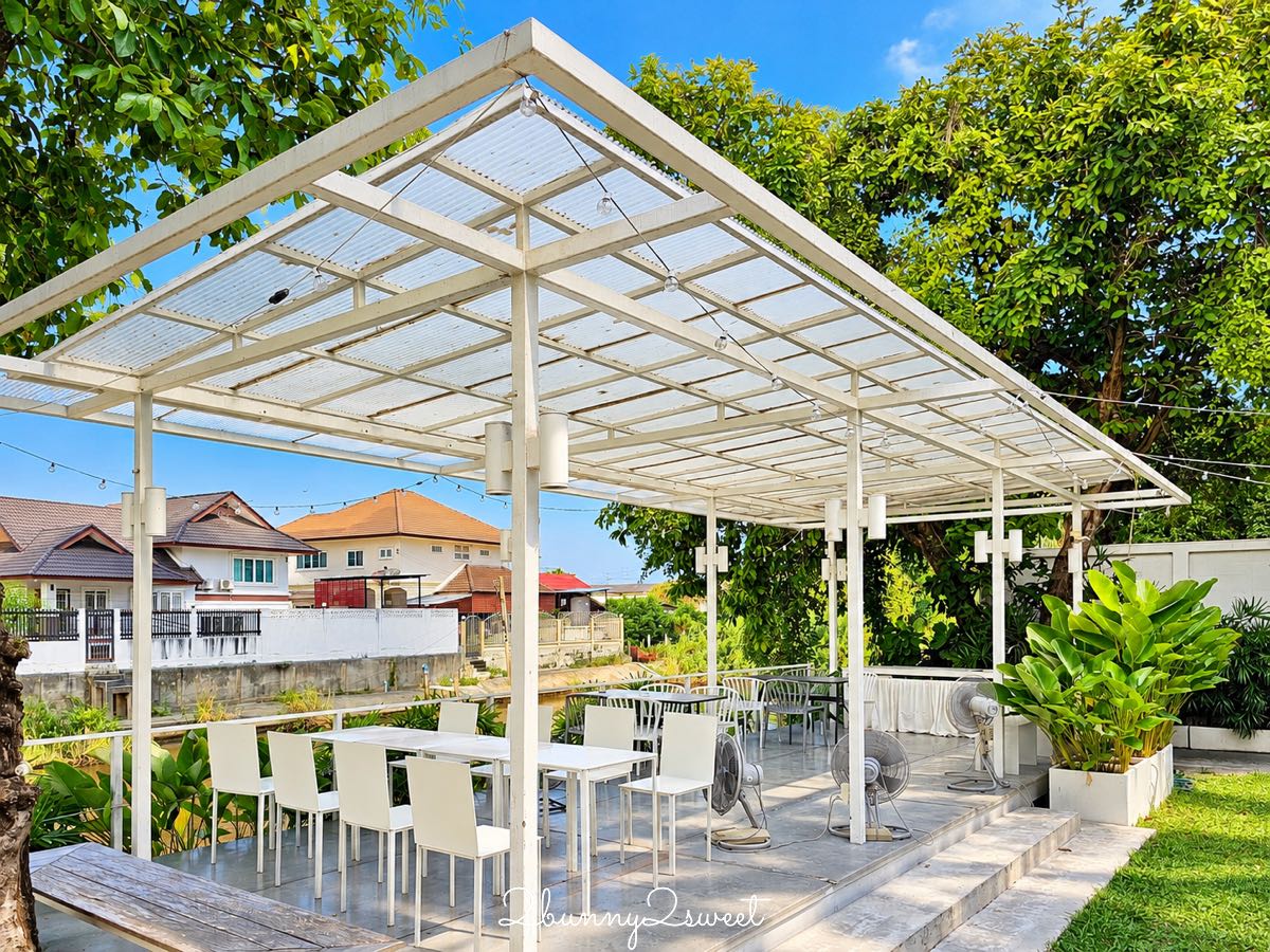 【Busaba Ayutthaya Cuisine】泰國大城咖啡廳推薦!純白泰式建築、運河景觀、創意泰式料理與下午茶 @兔兒毛毛姊妹花 【Busaba Ayutthaya Cuisine】泰國大城咖啡廳推薦!純白泰式建築、運河景觀、創意泰式料理與下午茶 @兔兒毛毛姊妹花